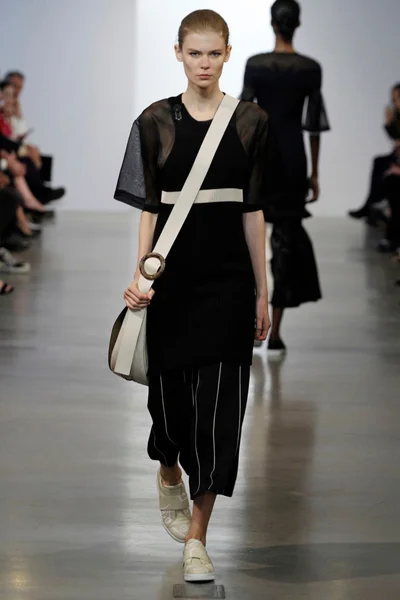 Look 19